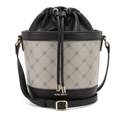 Nine West Laylin Drawstring Bucket crossbody taschen Damen Schwarz | 8249IHCGR